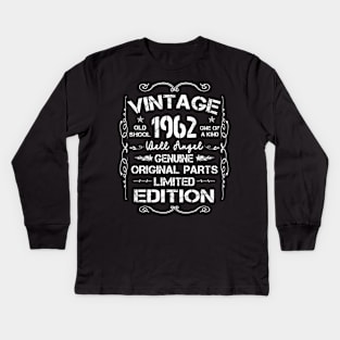 Vintage Made In 1962 Retro Classic 59th Birthday Decorations Kids Long Sleeve T-Shirt